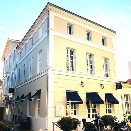 Hotel 2 Etoiles Et Restaurant Le Galet Bleu Фура Екстер'єр фото